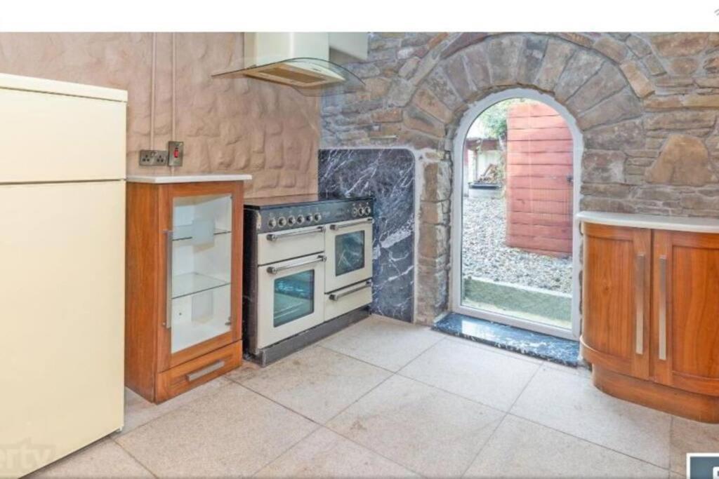 2 Bed Sandstone Residence Newport  المظهر الخارجي الصورة
